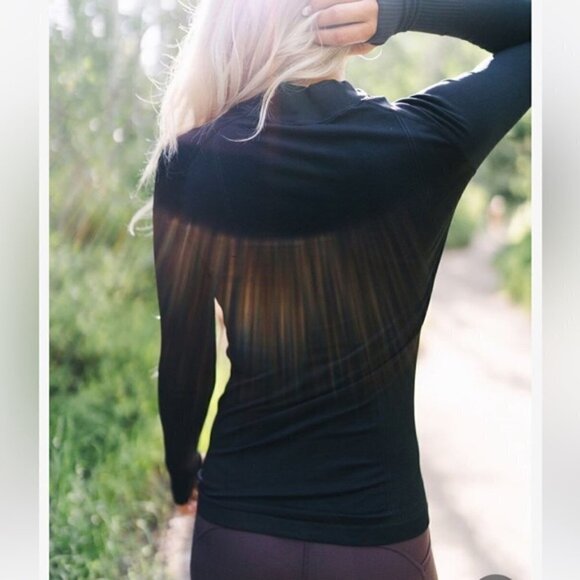 Zyia Active Fog Performance 1/4 Zip Long Sleeve Pullover Top in Black - Picture 2 of 8